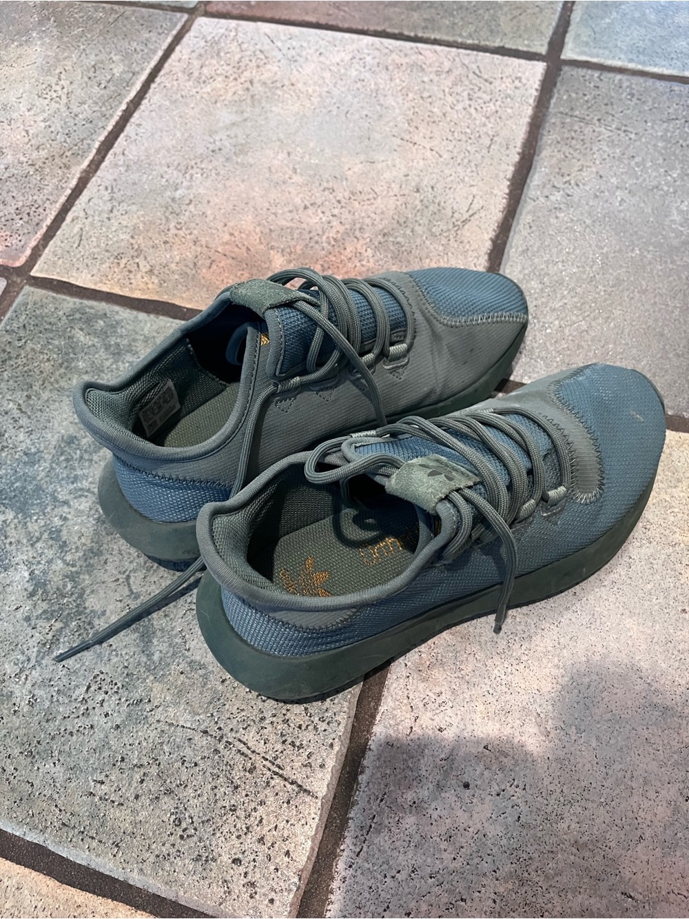 Adidas Men's Olive Green Low-Top Sneakers